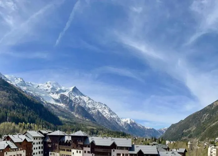 Of 55 M With Balcony View Mont Blanc