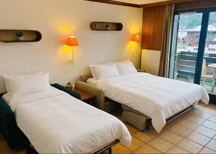 Of 55 M With Balcony View Mont Blanc